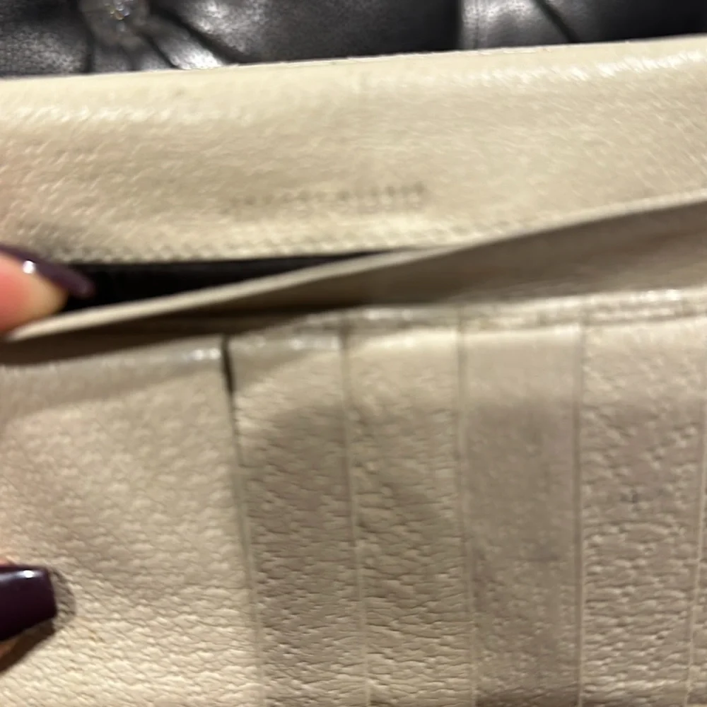 Gucci Wallet - Picture 7 of 8